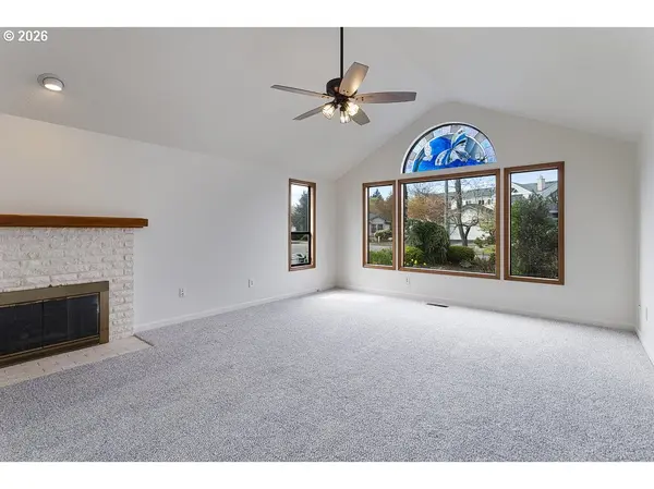 15638 NE RUSSELL PL, Portland, OR 97230