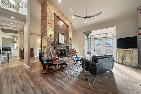 1536 Smoochers CIR, Colorado Springs, CO 80904