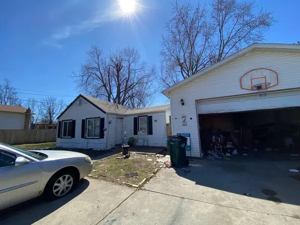 5632 Hughes RD, Lansing City, MI 48911