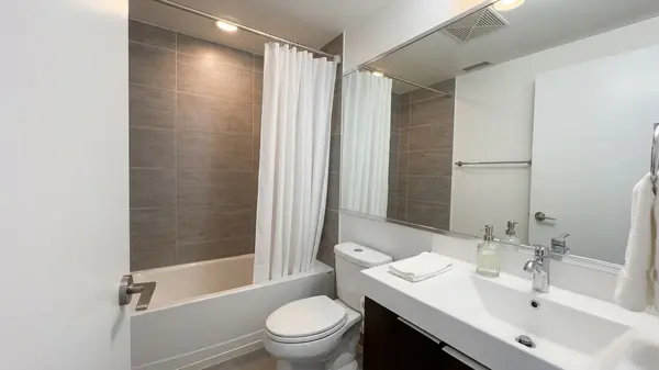 478 King ST W #406, Toronto C01, ON M5V 0A8