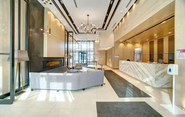 1 Belsize DR #718, Toronto C10, ON M4S 0B9