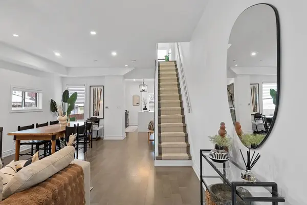 15 Yarmouth RD, Toronto C02, ON M6G 1W7