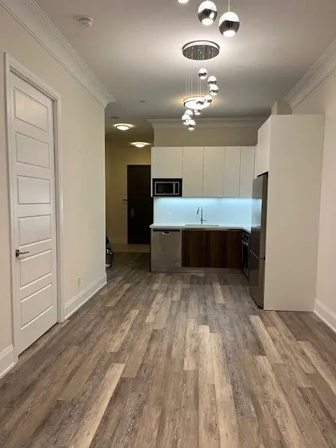 15 Water Walk DR #105, Markham, ON L3P 1N3