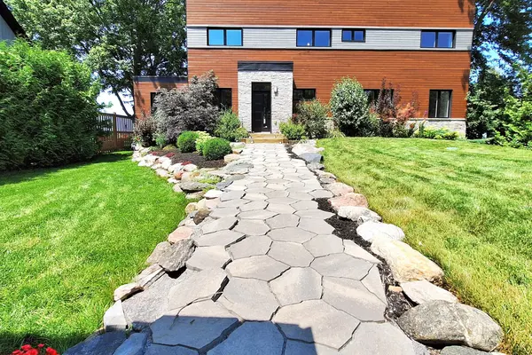 44 Irving DR, Georgina, ON L0E 1N0