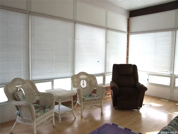 301 5th STREET W, Leader, SK S0N 1H0