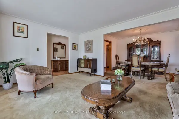 61 Bartel DR, Toronto W05, ON M3N 1C8