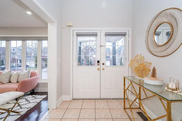 30 Bowsfield DR, Brampton, ON L6P 1A6