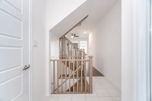 117 Longboat RUN W, Brantford, ON N3T 0R8