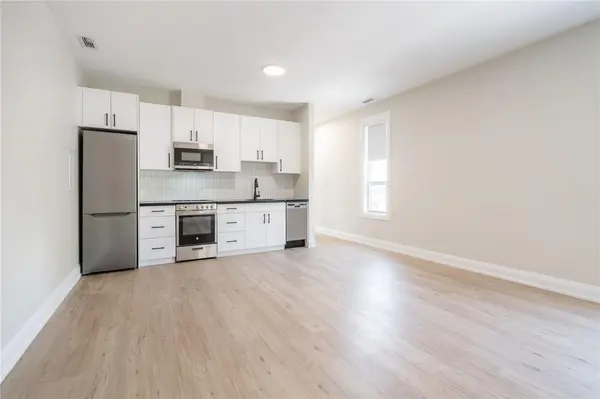 9 MUNN ST #A, Hamilton, ON L8V 1J8