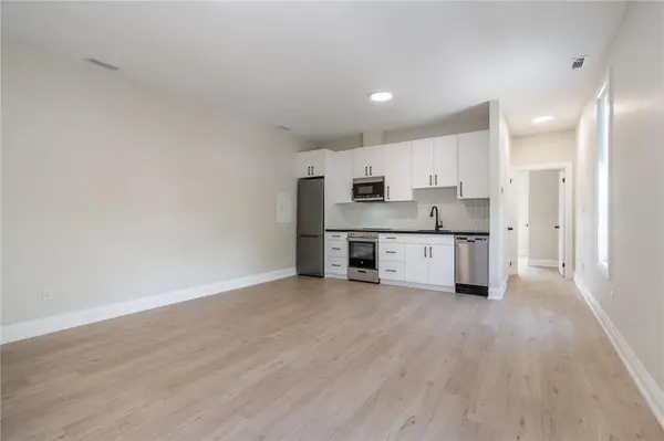 9 MUNN ST #A, Hamilton, ON L8V 1J8