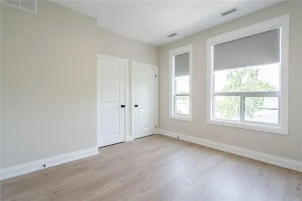 9 MUNN ST #A, Hamilton, ON L8V 1J8