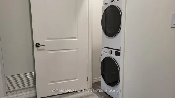 1098 Paisley RD #411A, Guelph, ON N1K 0E3