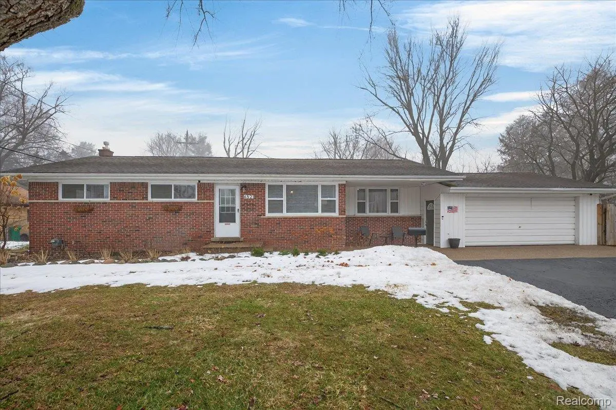 6521 Northview DR, Independence Charter Township, MI 48346