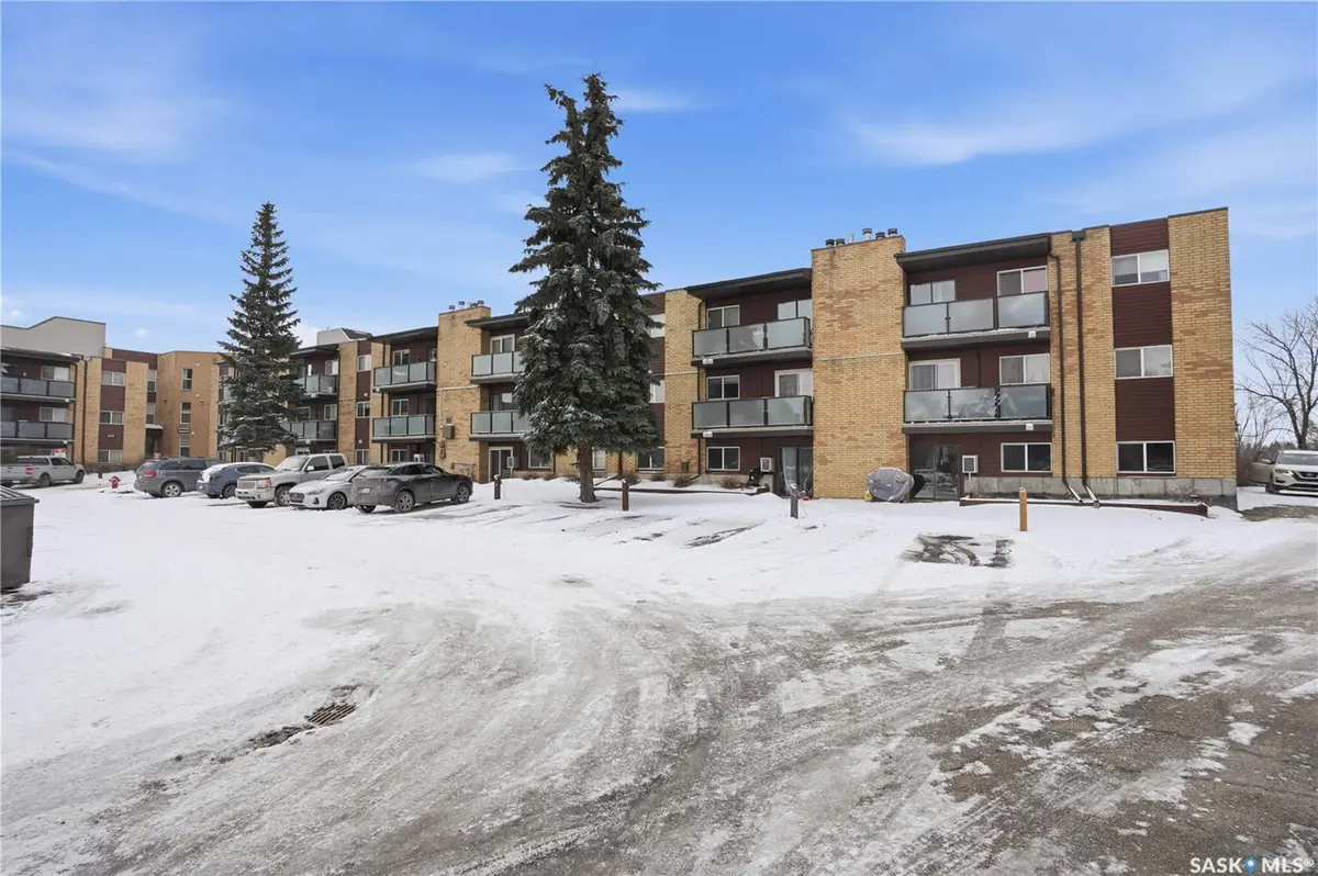 423 Tait COURT #205, Saskatoon, SK S7H 5L3