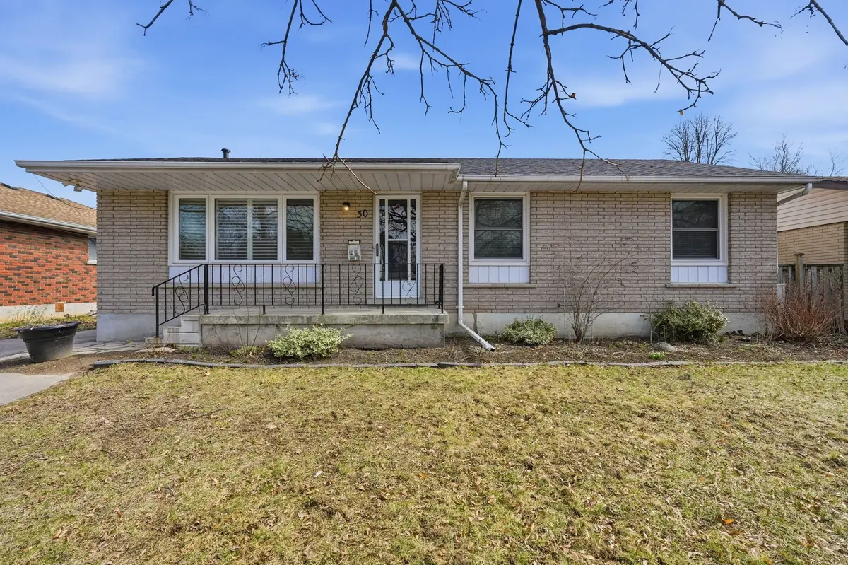 30 Morning Dew DR, Brantford, ON N3R 3P2