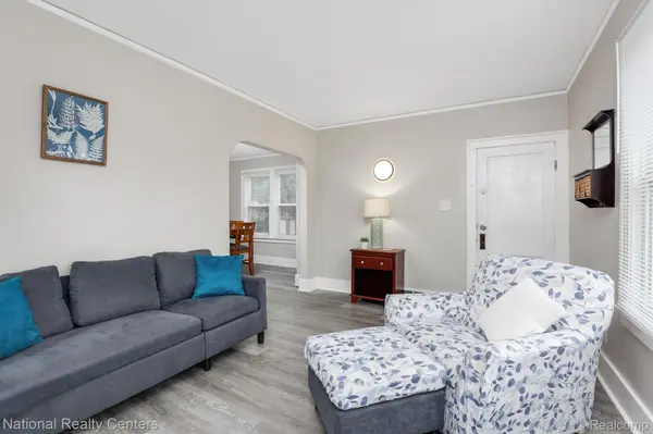 295 Eastlawn ST, Detroit, MI 48215