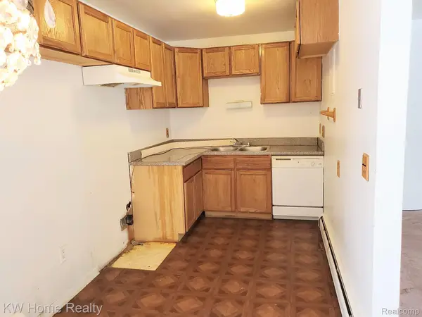 1550 Cherboneau Place #127, Detroit, MI 48207