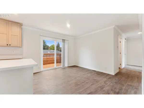 360 E 6TH ST E, Coquille, OR 97423