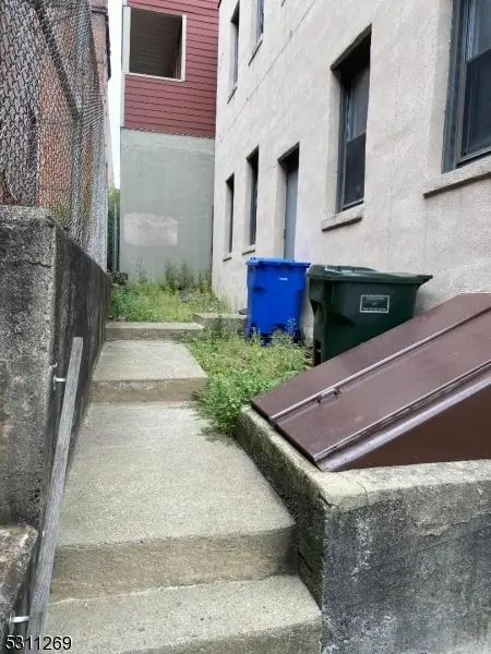 28 Glen Rd, Rutherford Boro, NJ 07070