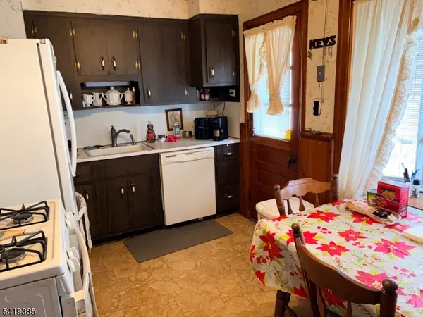 150 Beverly Hill Rd, Clifton City, NJ 07012