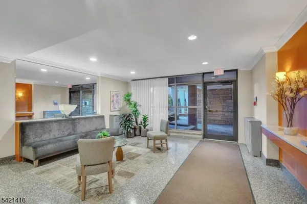 208 Anderson St, Hackensack City, NJ 07601