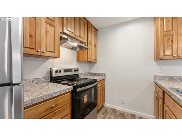 380 E 6TH ST, Coquille, OR 97423