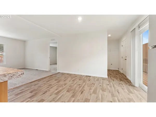 380 E 6TH ST, Coquille, OR 97423