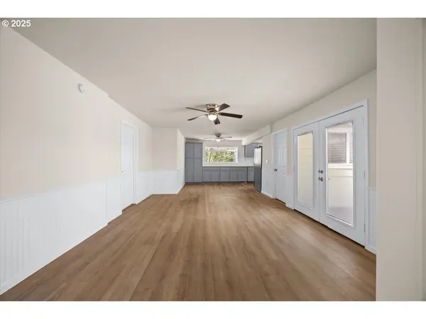 181 OAK HOLLOW LN, Riddle, OR 97469