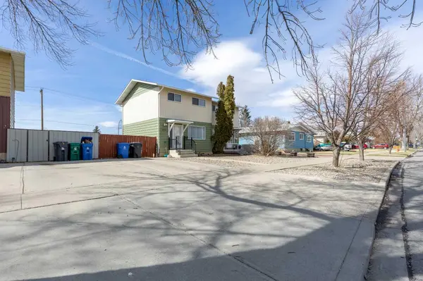 2102 13 ST N, Lethbridge, AB T1H 2V5