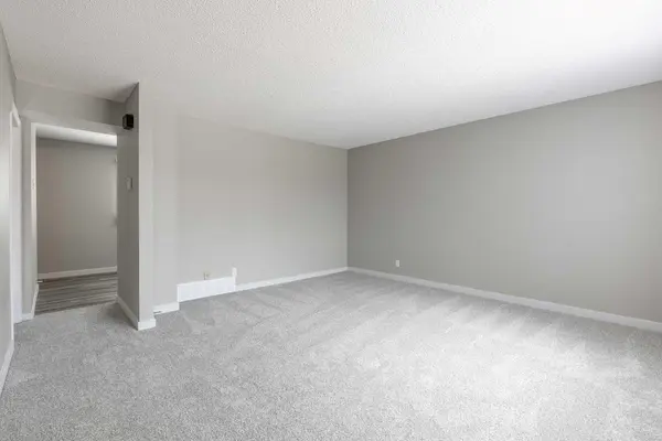 2102 13 ST N, Lethbridge, AB T1H 2V5