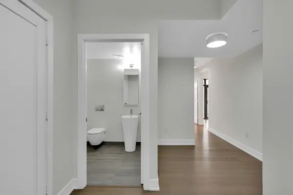 6 Jackes AVE #504, Toronto C09, ON M4T 1Y1