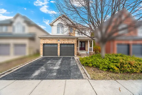 4 Fawcett AVE, Whitby, ON L1R 3A1