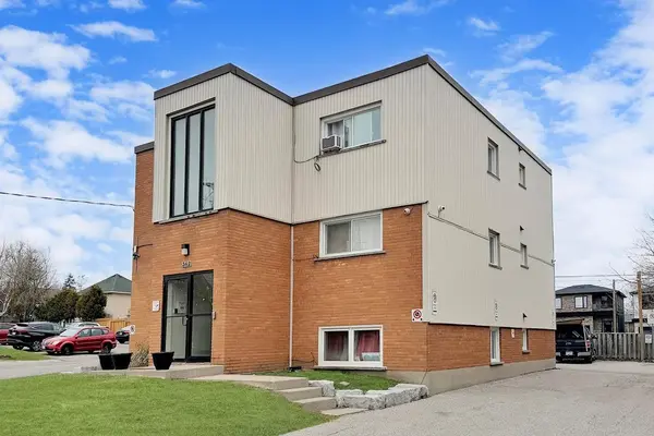 362 Elgin CT #3, Oshawa, ON L1J 2P4