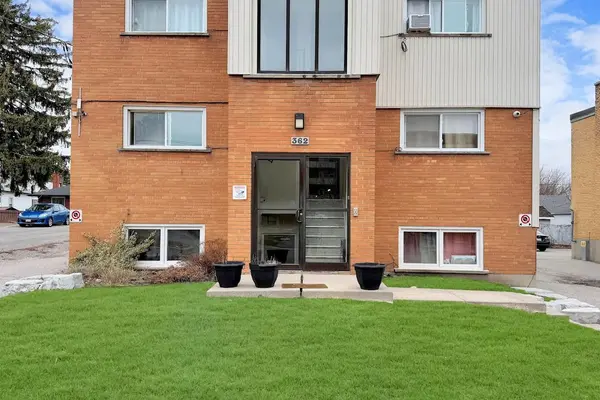 362 Elgin CT #3, Oshawa, ON L1J 2P4