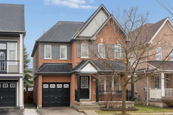 40 McNicol CRES, Ajax, ON L1Z 1Y8