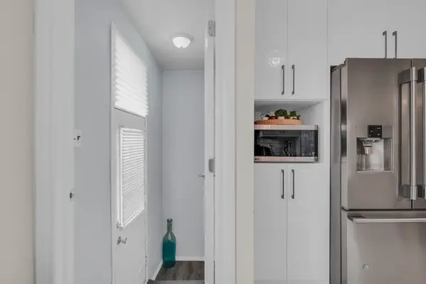 25 Bailey CRES, Aurora, ON L4G 2B2