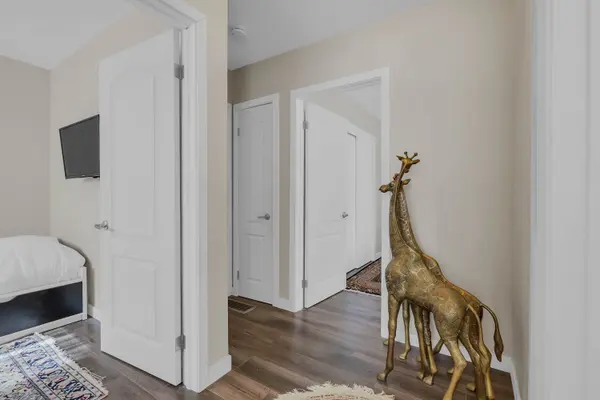 25 Bailey CRES, Aurora, ON L4G 2B2