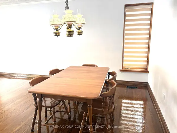 24 Lancer DR, Vaughan, ON L6A 1E1