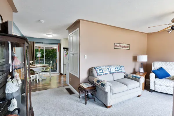 5 Easton AVE, Tay, ON L0K 1R0