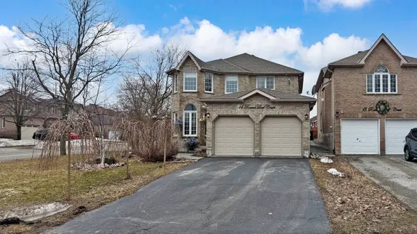 14 Round Leaf CT, Barrie, ON L4N 9N3