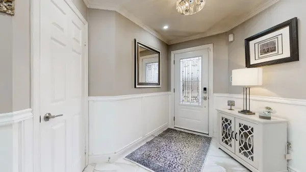 14 Round Leaf CT, Barrie, ON L4N 9N3