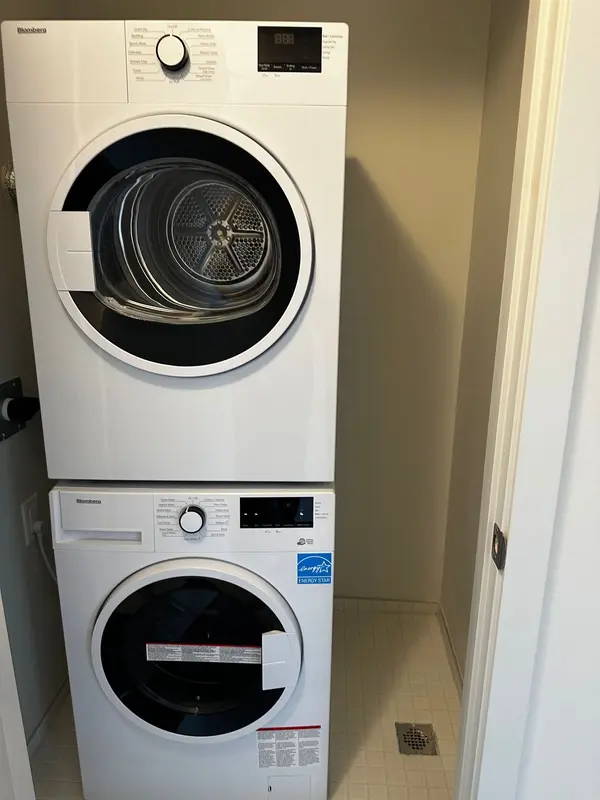 58 Sky Harbour DR #204, Brampton, ON L6Y 0C1