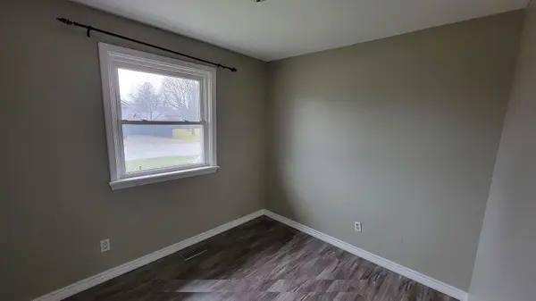 245 Foxbar RD, Burlington, ON L7L 3A2