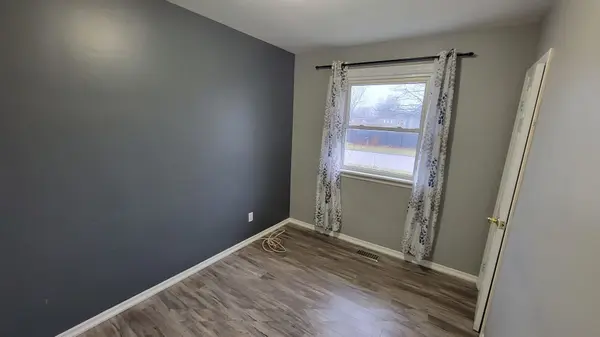 245 Foxbar RD, Burlington, ON L7L 3A2