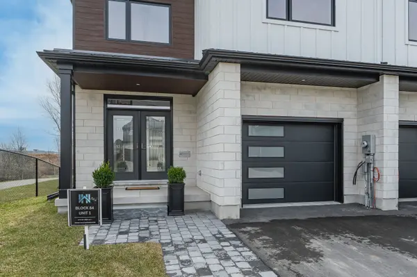 31 Halls DR, Centre Wellington, ON N0B 1S0