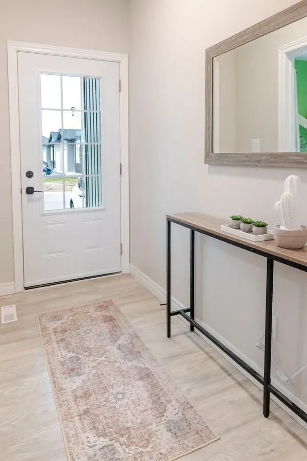 27 Dayton CT, Prince Edward County, ON K0K 2T0