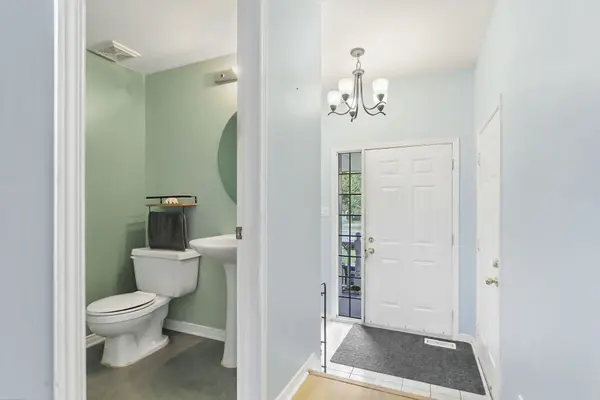 63 Jackman TER, Kanata, ON K2L 4E1