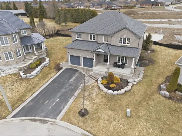 8 Kyle CT, Kawartha Lakes, ON K9V 0E2