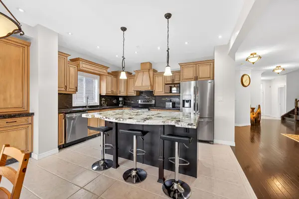 182 Irwin AVE, Hamilton, ON L8K 0G2