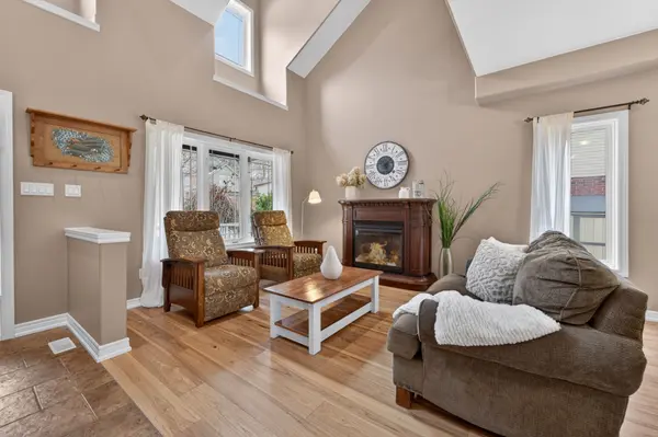 17 Heathcote CT, Grimsby, ON L3M 0A6